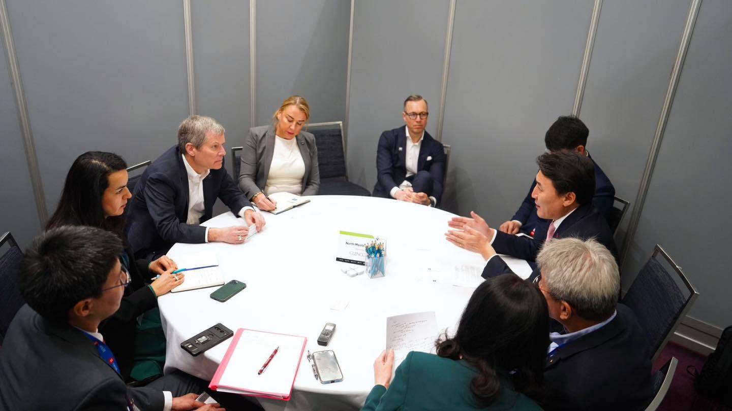 Аж үйлдвэр, эрдэс баялгийн сайд Г.Дамдинням “FLSmidth” компанийн төлөөлөлтэй уулзав